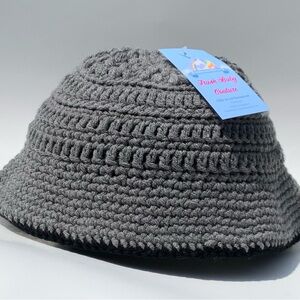 TrashBabyCouture Reversible Gray to black Crochet Bucket Hat. Size adult small